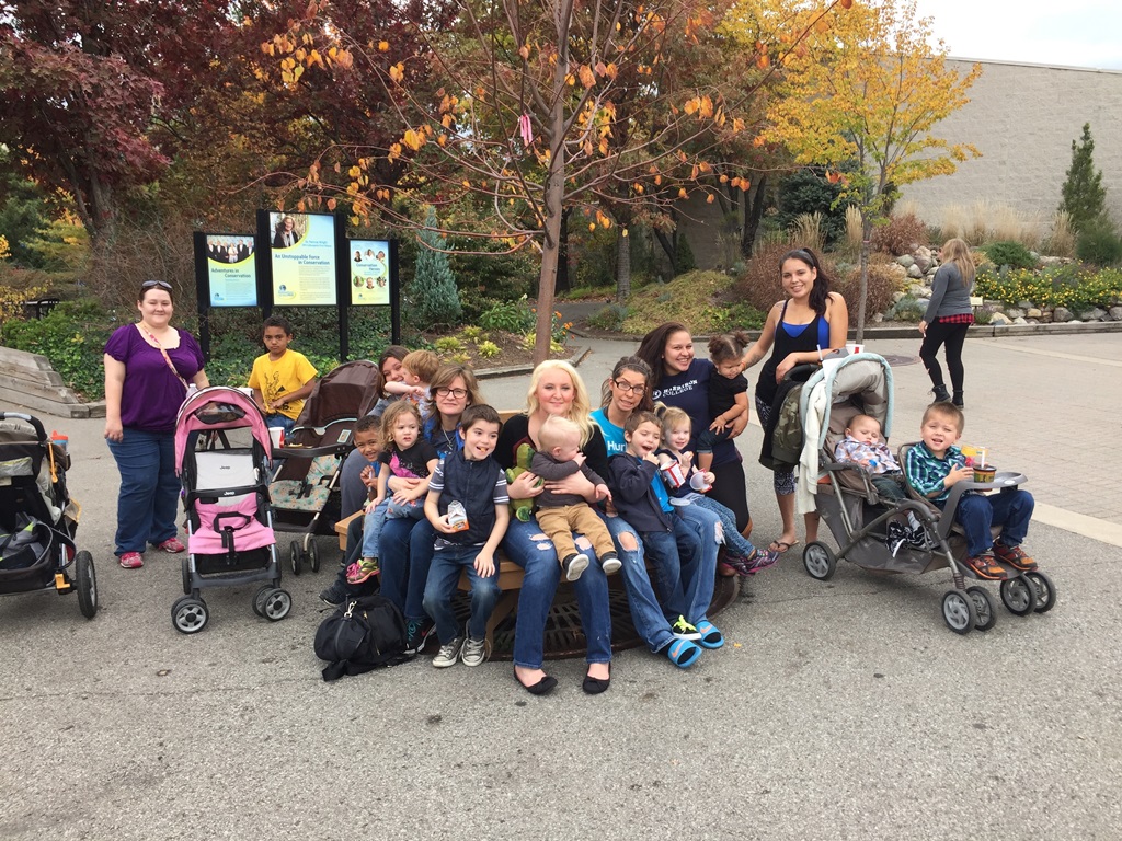 The Teen MOPS enjoyed a day at the zoo last summer. First United Methodist Church in Lafayette, Indiana, hosts the weekly gathering of teen mothers, their children and volunteer mentors. Photo courtesy of Neil McTavish.
