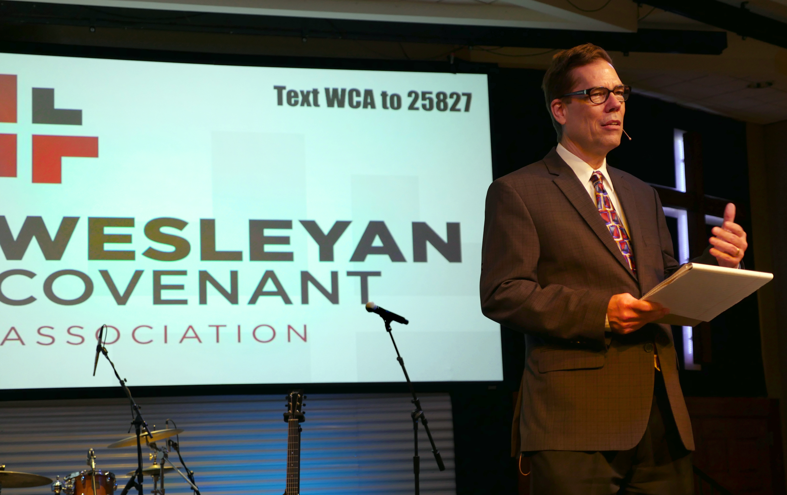 The Rev. Thomas Lambrecht addresses the Wesleyan Covenant Association at its April 28-29, 2017, meeting at Christ United Methodist Church in Memphis, Tennessee. Lambrecht, a member of the association’s leadership council and vice president of the Good News renewal group, served as emcee for the gathering. Photo by Tim Tanton, UMNS.