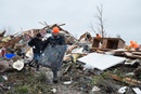 Recuperación de tornados en texas. Foto por Cooper Neill para The New York Times.