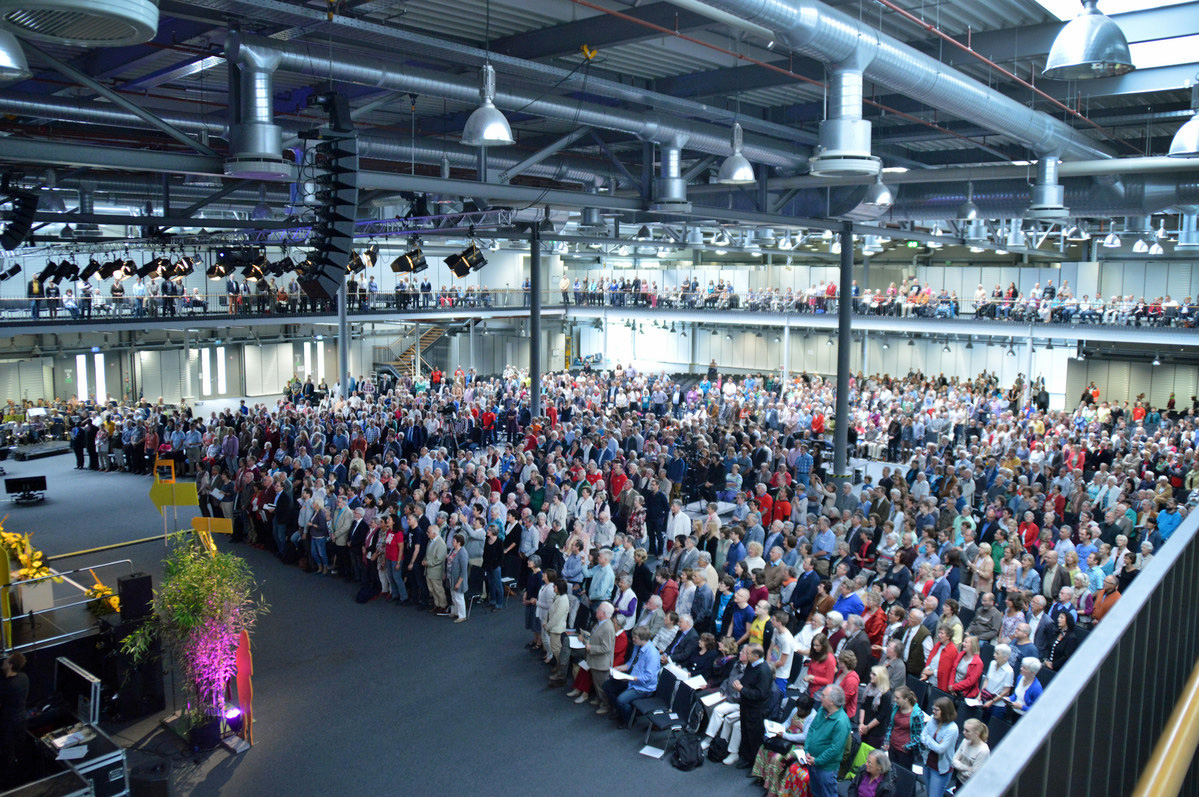 Ordination services are typically hosted by annual conferences around their yearly gatherings, like this service of the Germany South Annual Conference in 2015. Photo by Klaus Ulrich Ruof, Germany.