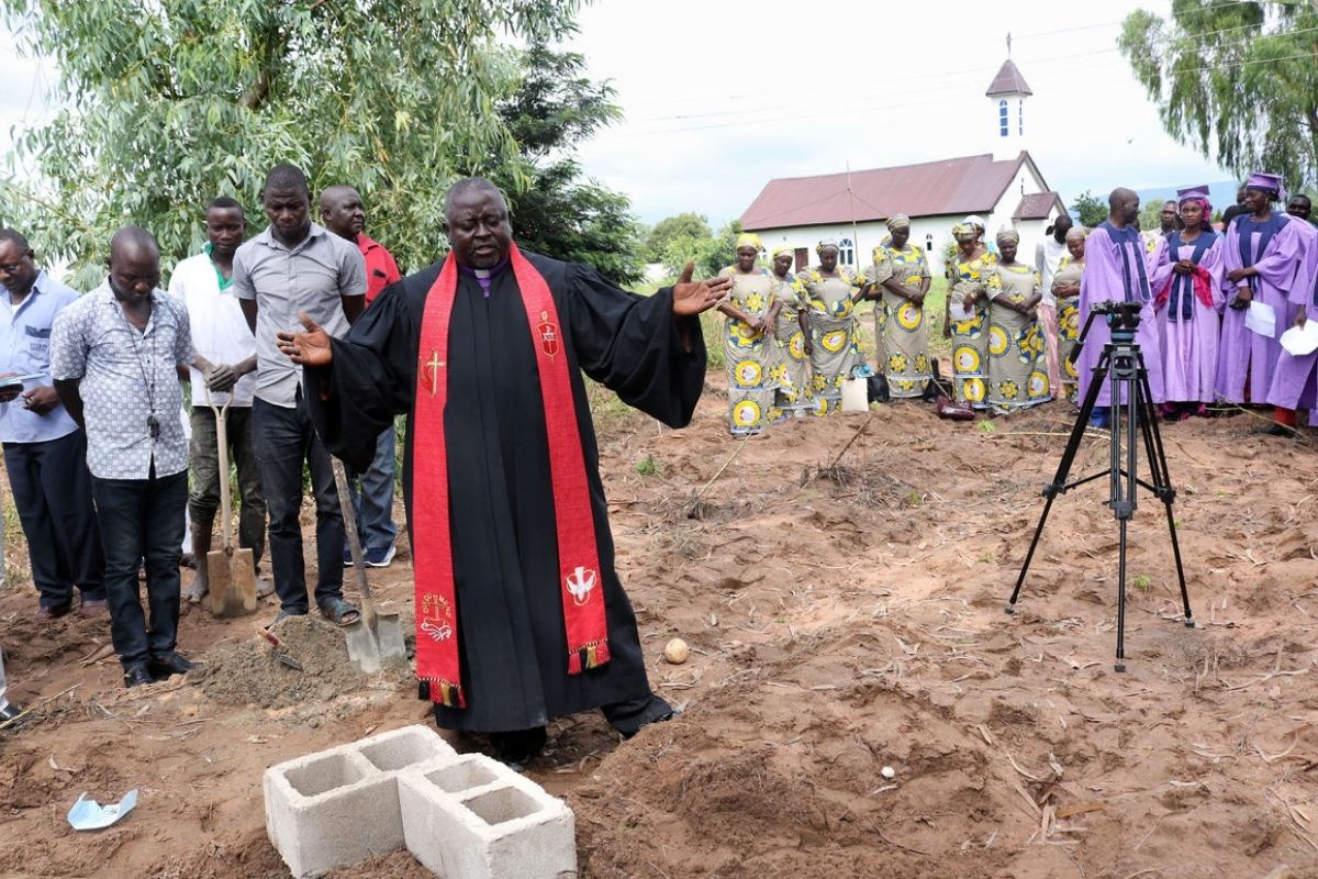 Bishop John Wesley Yohanna speaks after ceremoniously laying two foundation blocks for Grace Radio in Jalingo, the capital city of Taraba State in northeastern Nigeria. The project is an initiative of The United Methodist Church in Nigeria in partnership with United Methodist Communications and the United Methodist Radio Network. (Photo by the Rev. Ande I. Emmanuel, UM News)