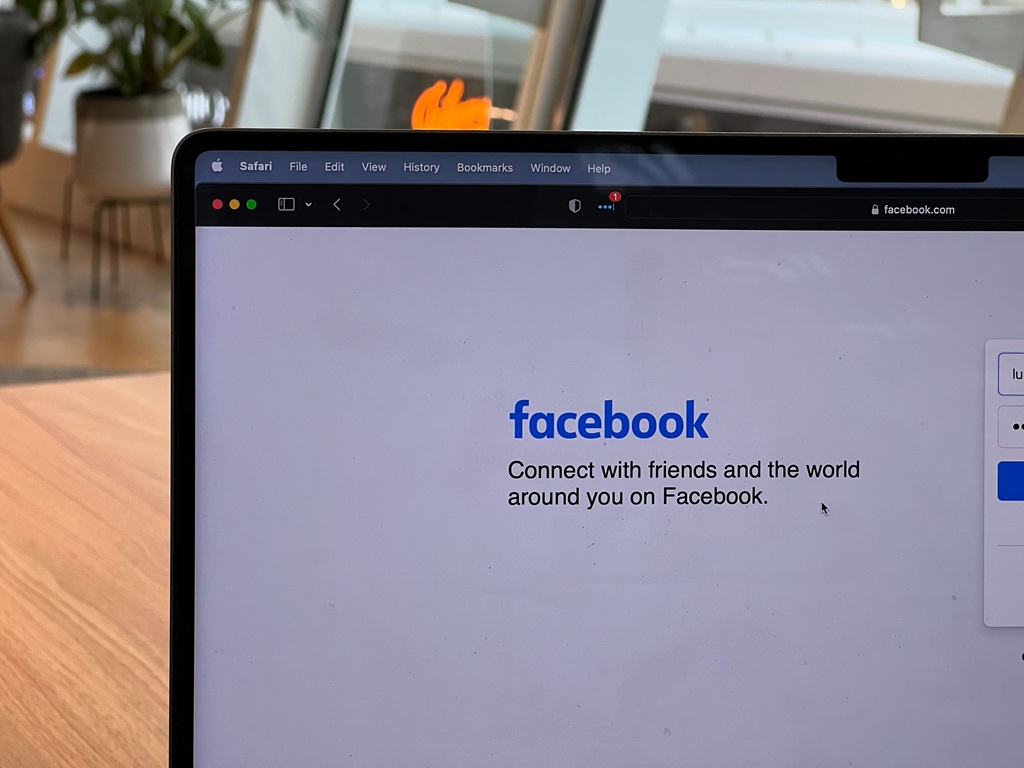 Facebook Groups, a function within Facebook, can be an important tool to help boost interaction within churches. Photo by Oberon Copeland courtesy of Unsplash.