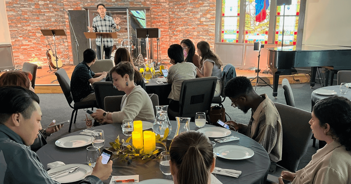 사진: 강우진 목사, 엣더테이블 교회.