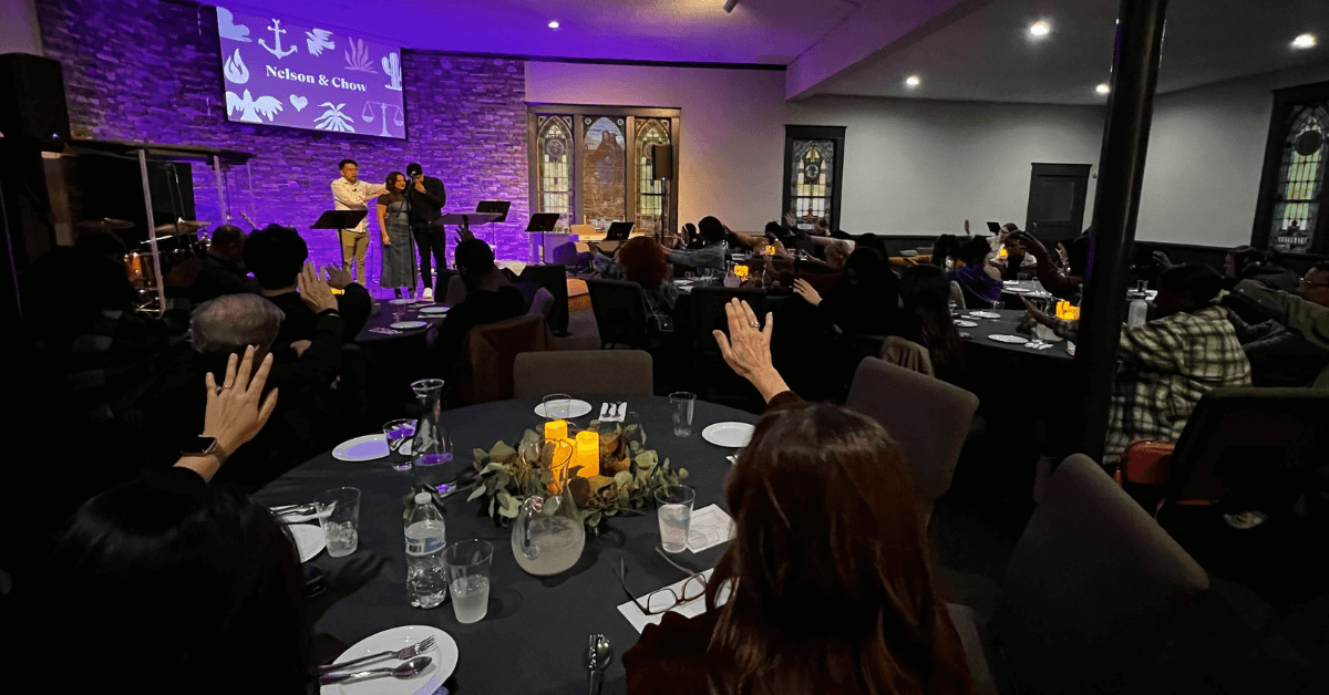 사진:  강우진 목사, 엣더테이블 교회.