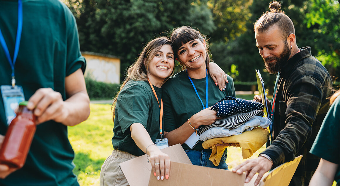 iS_VolunteersDonations