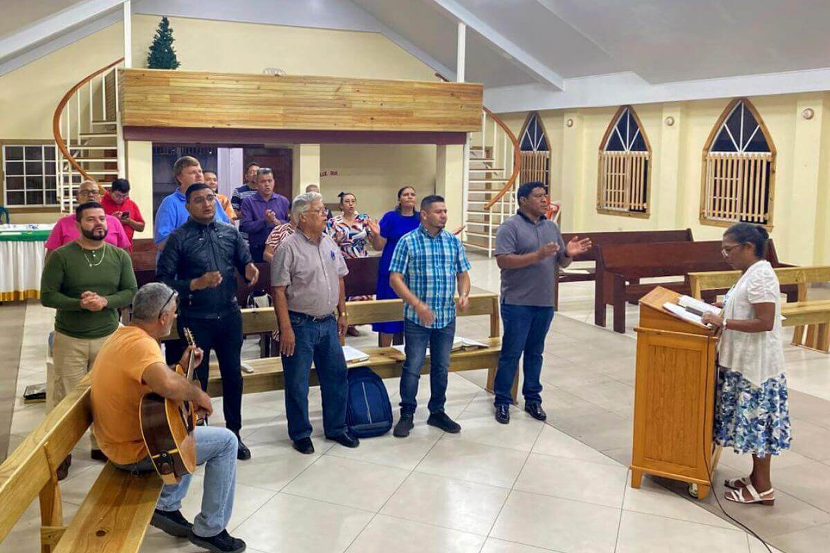 Worship during the clergy retreat, United Methodist Mission in Honduras, Aug. 15-17, 2025. Photo courtesy of the UMM in Honduras.