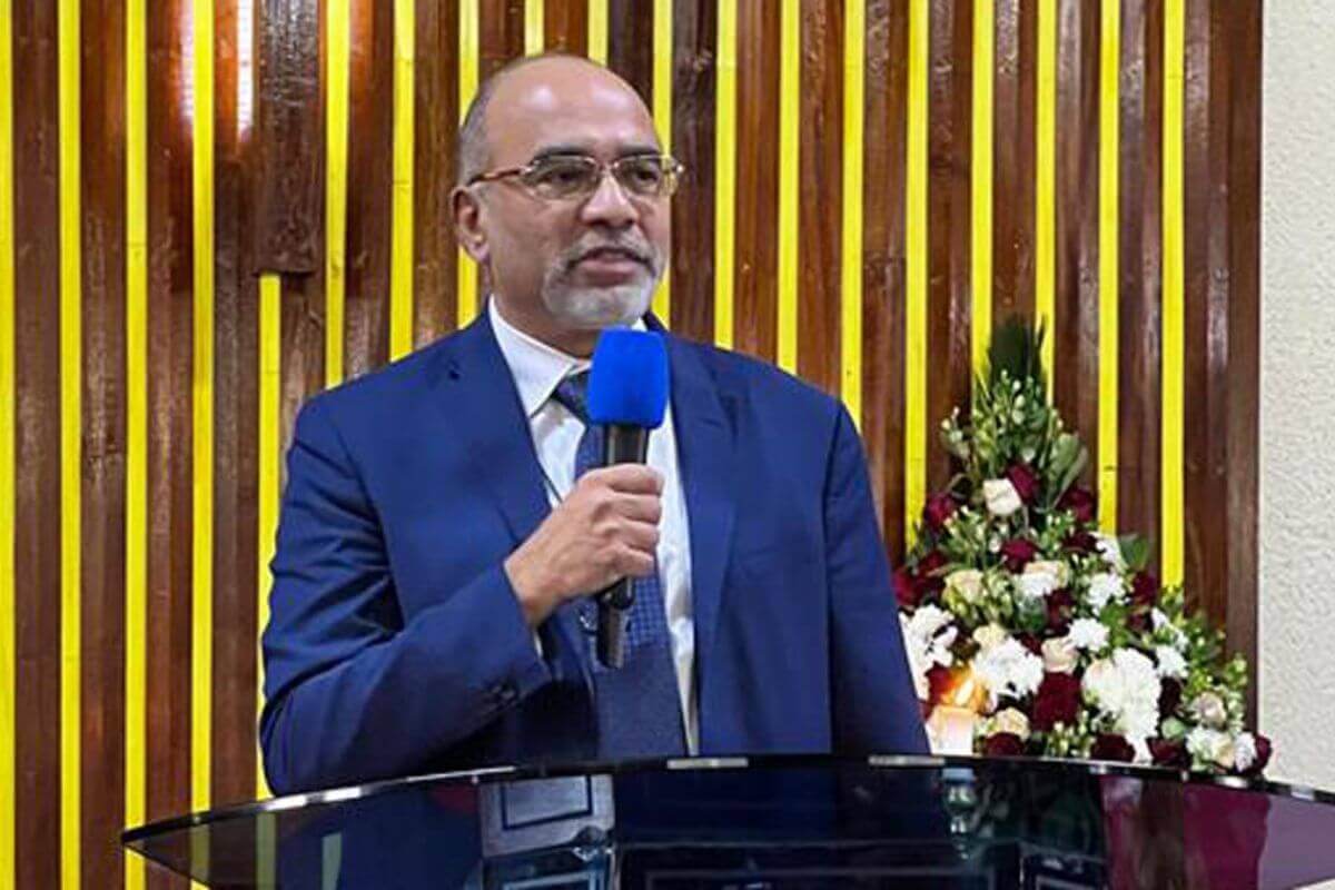 General Secretary Roland Fernandes addresses missionaries during their commissioning service at Lavington United Church in Nairobi, Kenya. Earlier in the day, Fernandes gave his report to the Global Ministries and Higher Education and Ministry boards of directors during the first day of their spring meeting. Photo by Susan Clark.