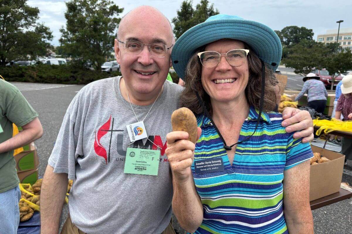 David Collins and Jennifer Davis Sensenig, Director of Church Relations for Society of St. Andrew. Photo courtesy of SoSA.