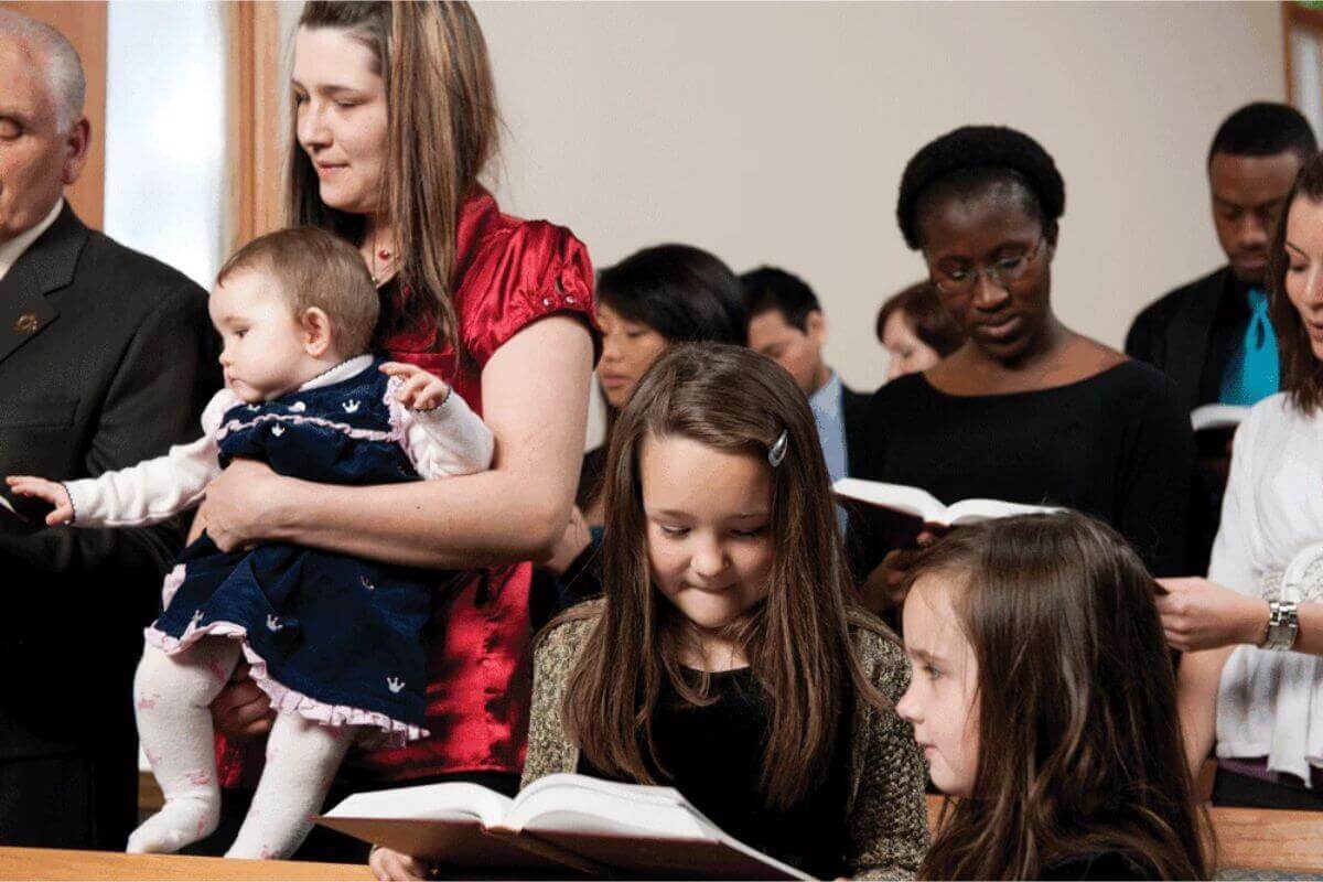 Children singing hymns. Stock image courtesy of Discipleship Ministries.